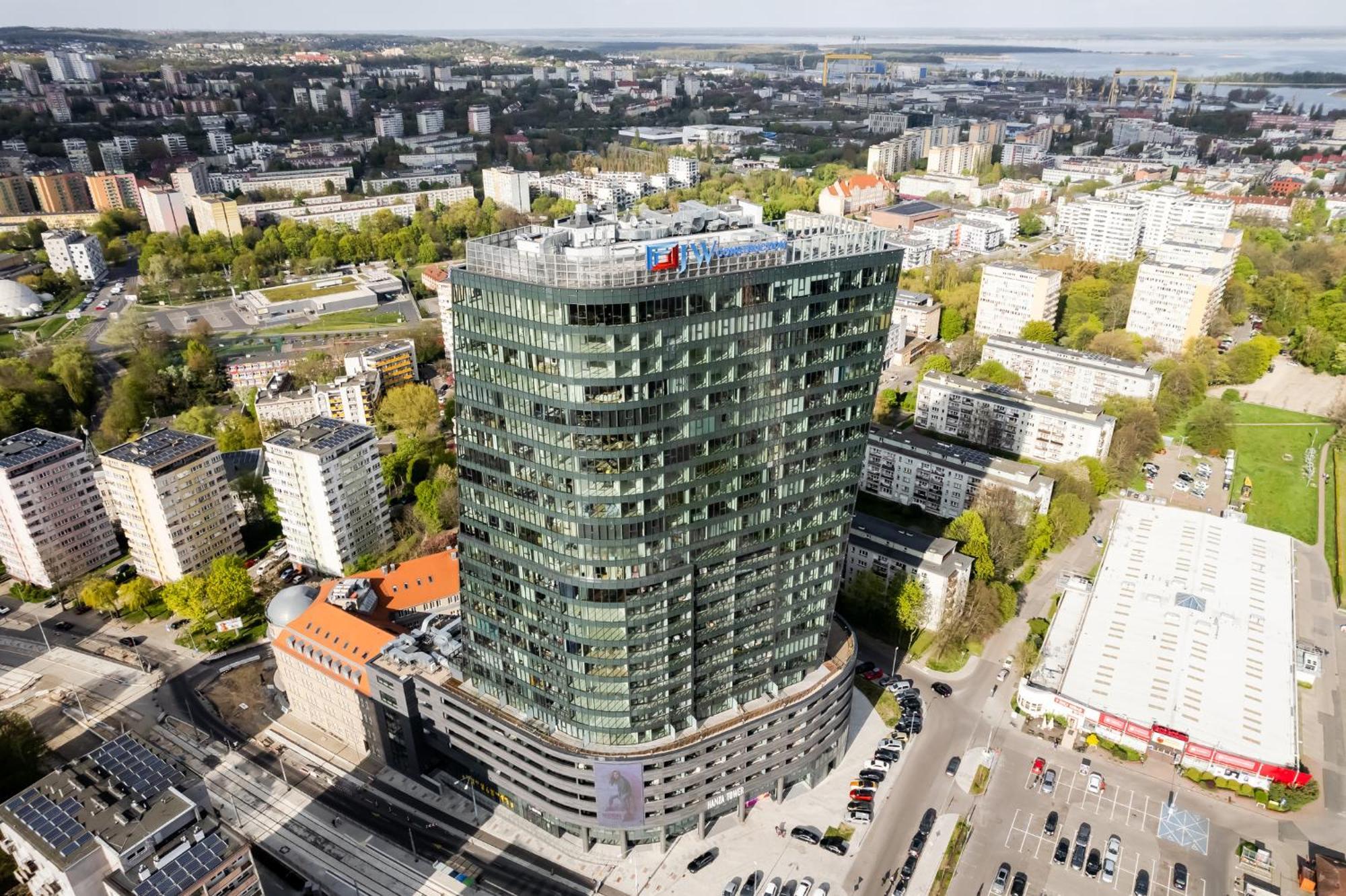 Hanza Tower No. 533 - 5th Floor, Balcony, Swimming Pool Apartment *
